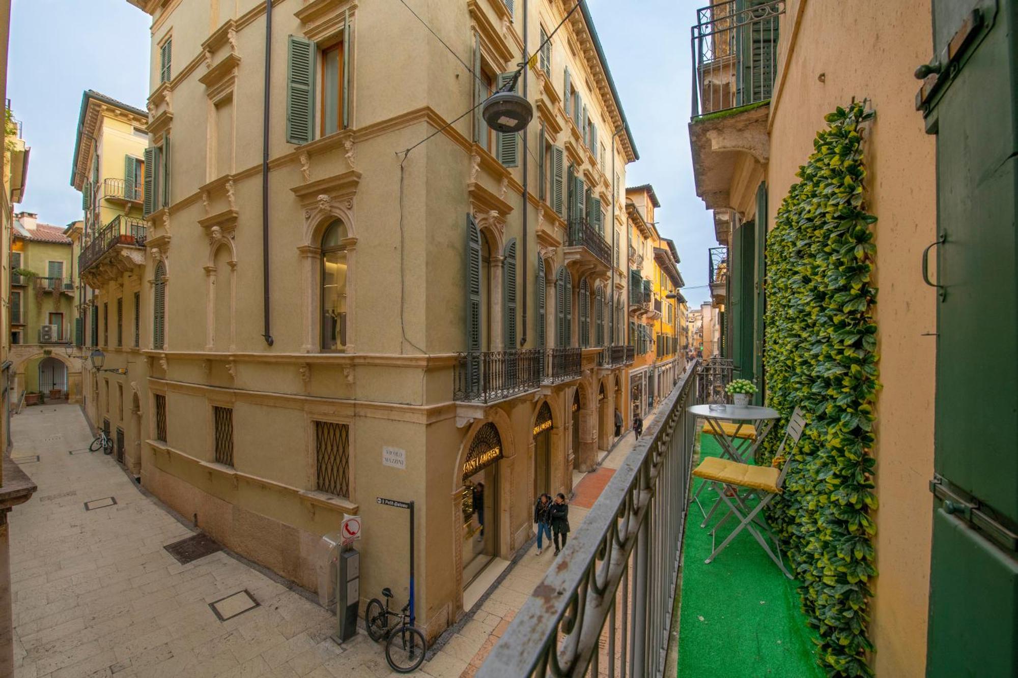 Palace Home Mazzini เวโรนา ภายนอก รูปภาพ