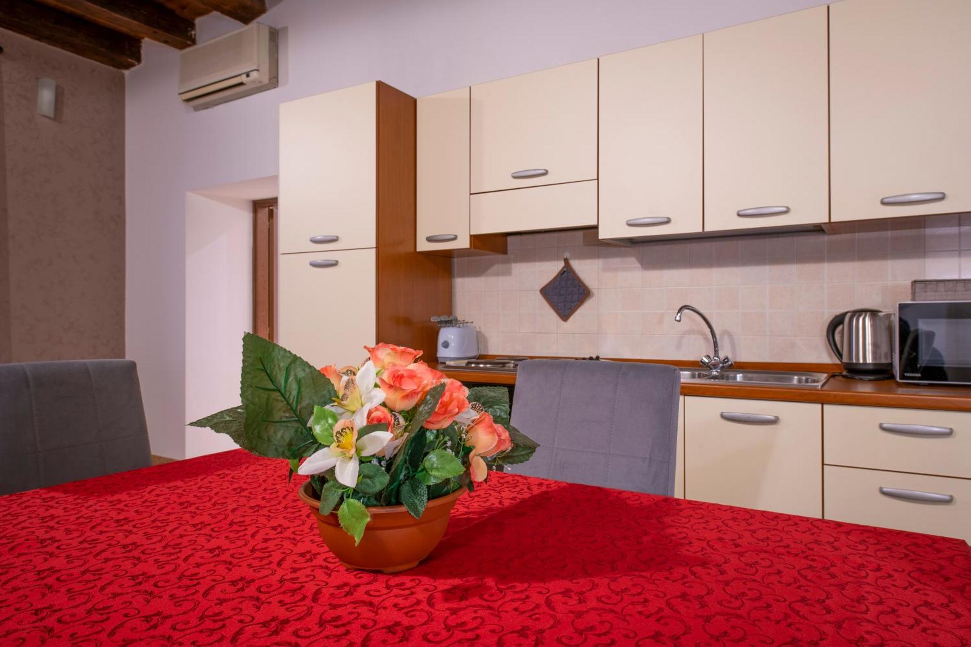 Palace Home Mazzini เวโรนา ภายนอก รูปภาพ